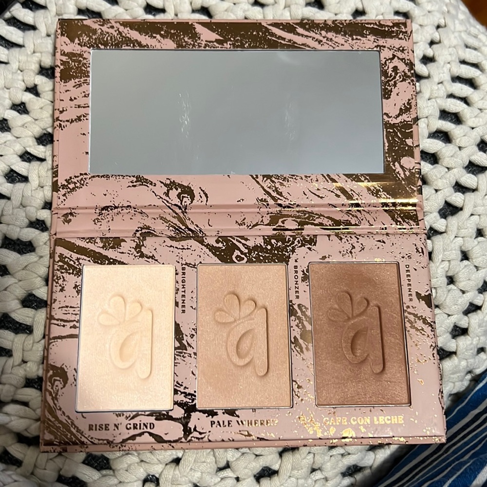 Alamar Cosmetics Hydrating Complexion Trio In Fair-Light